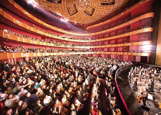 Image for article Des élus en Europe et dans les Amériques découvrent Shen Yun : « Un enrichissement pour tous les sens »