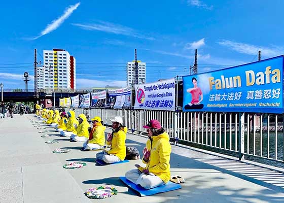 Image for article Les pratiquants de Falun Dafa organisent des activités dans plusieurs villes d’Allemagne pour commémorer l’Appel du 25 avril