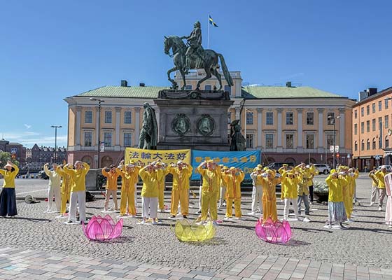 Image for article Stockholm, Suède : Des activités organisées pour célébrer la Journée mondiale du Falun Dafa