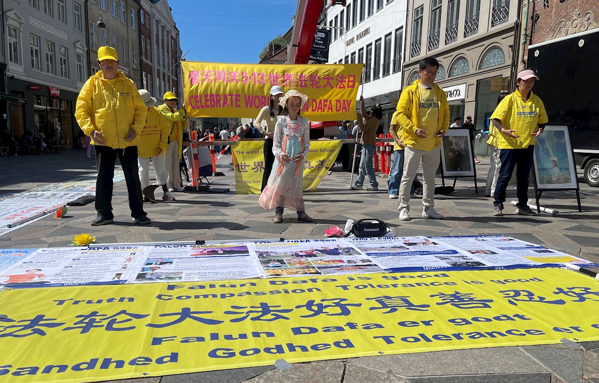 Image for article Copenhague, Danemark : Célébration de la Journée du Falun Dafa à Amagertorv