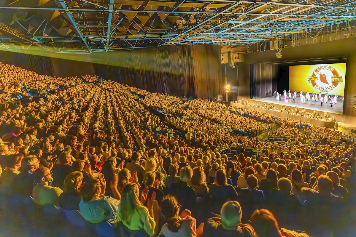 Image for article Les spectateurs d’Europe et d’Amérique apprécient Shen Yun : « Un spectacle riche de sens et important »