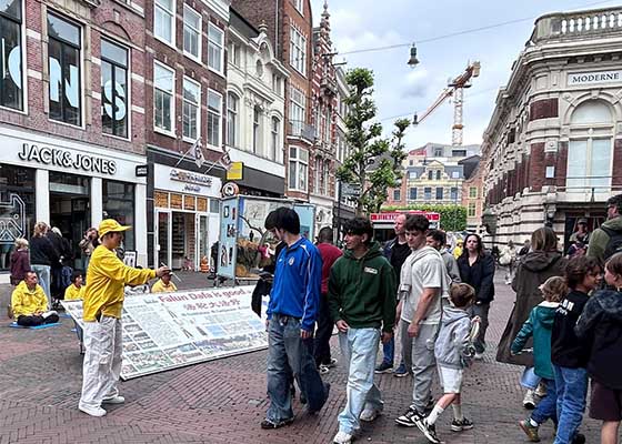 Image for article Pays-Bas : Messages d’encouragement lors d’une journée d’information à Haarlem