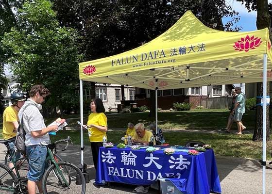 Image for article Minnesota : Présentation du Falun Dafa lors de l’événement Open Streets à Minneapolis
