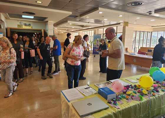 Image for article Israël : Des pratiquants de Falun Dafa présentent la méditation comme un élément d’un mode de vie sain lors des salons EatWell