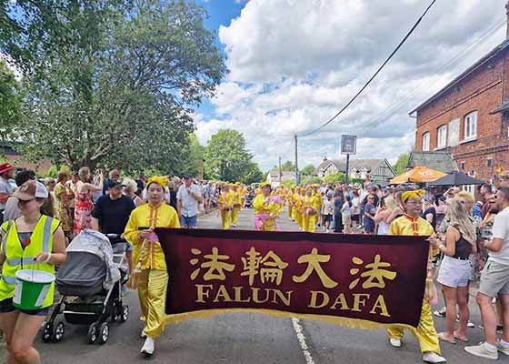 Image for article Présentation du Falun Dafa au festival de la rose de Goostrey au Royaume-Uni