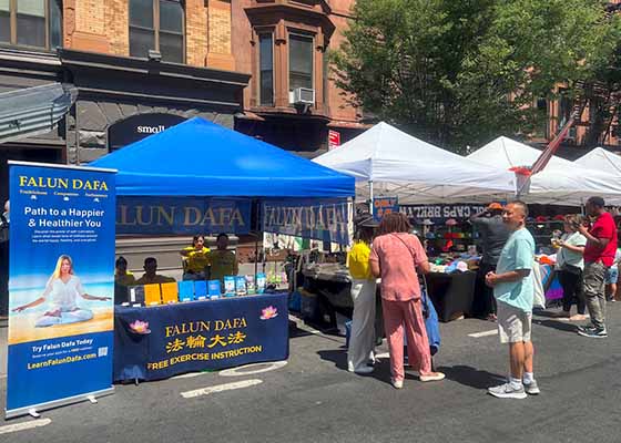 Image for article Stand d’information sur le Falun Dafa à New York
