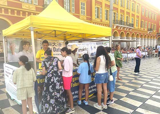 Image for article Présentation du Falun Gong dans les villes côtières du sud de la France