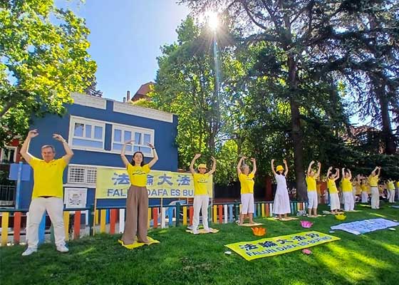 Image for article Les pratiquants de Falun Gong en Espagne appellent à mettre fin à 27 ans de persécution