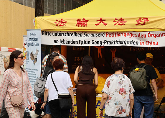Image for article En Suisse, la population encourage les pratiquants à continuer de dénoncer la persécution en Chine