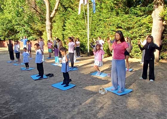 Image for article Les parents se réjouissent des changements positifs observés chez leurs enfants après leur séjour en camp d’été à Londres