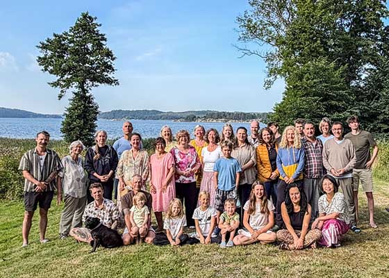 Image for article Des pratiquants suédois organisent un camp d’été à Uddevalla, où Maître Li a donné une conférence
