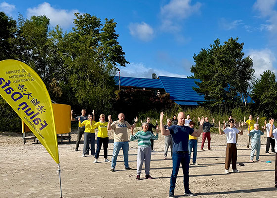 Image for article Les pratiquants de Falun Dafa font le point sur leur cultivation lors d’une retraite estivale en Lettonie