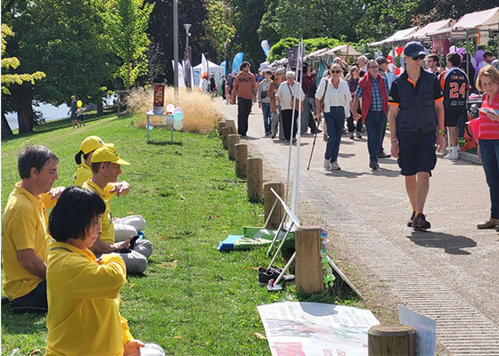 Image for article Liège, Belgique : Présentation du Falun Dafa lors du festival culturel « Retrouvailles »