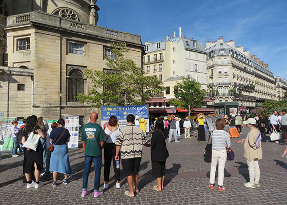 Image for article Le public découvre le Falun Gong et condamne la persécution lors d’activités à Paris