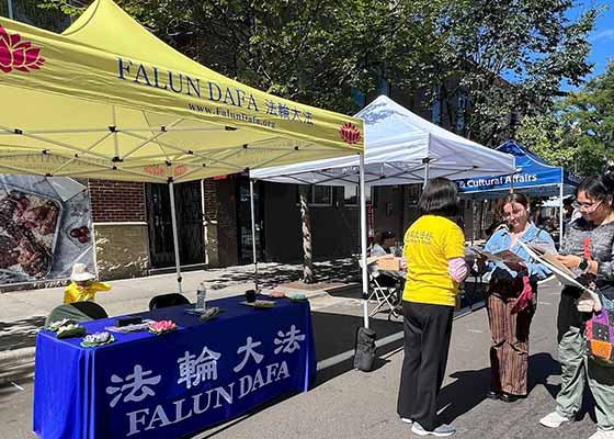 Image for article Les gens découvrent le Falun Dafa à la foire communautaire du Minnesota