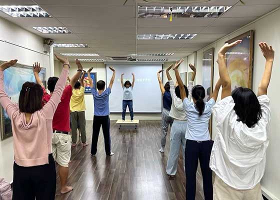 Image for article Après des années d’attente, ils ont commencé à pratiquer le Falun Dafa